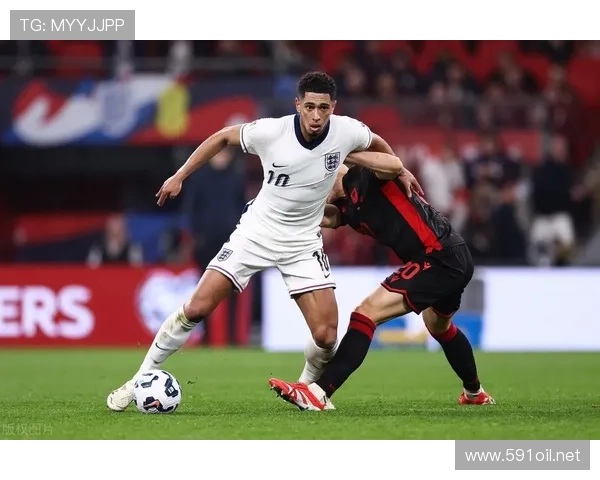 贝林厄姆国家队与俱乐部核心地位建立路径对比